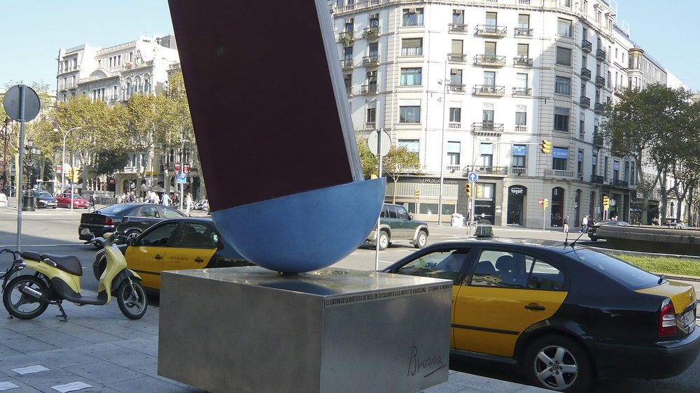 A Barcelona taxi waiting at the kerb for a fare