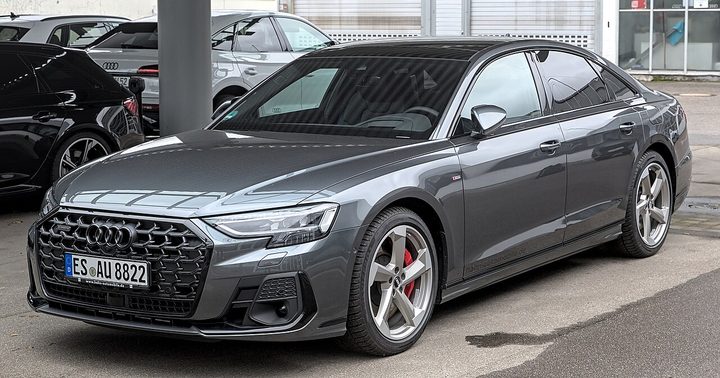 Rent Audi A8 in Dubai
