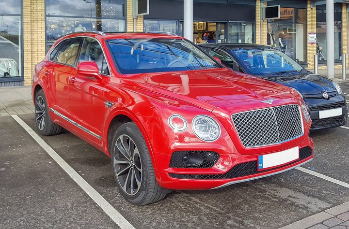 Rent Bentley Bentayga in Dubai