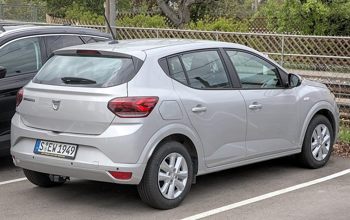 Rent Dacia Sandero in Madrid