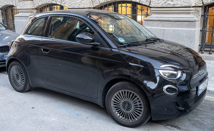 Rent Fiat 500e in Malaga