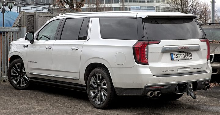 Rent GMC Yukon in Dubai