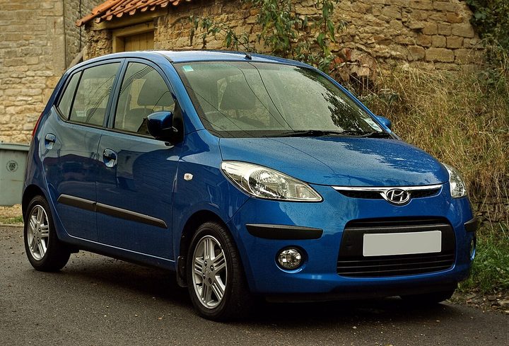 Rent Hyundai i10 in Dubai