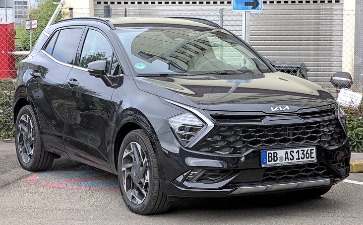 Rent Kia Sportage in Dubai