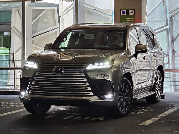 Rent Lexus LX 600 in Dubai
