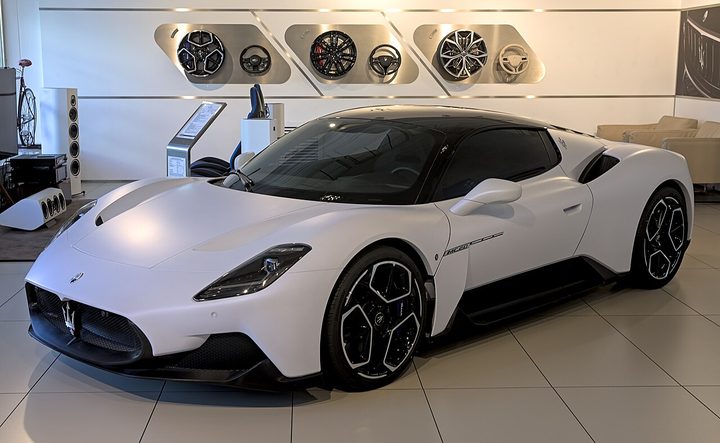 Rent Maserati MC20 in Dubai