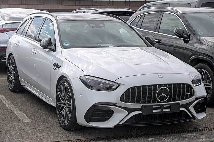 Rent Mercedes-AMG C63 in Dubai