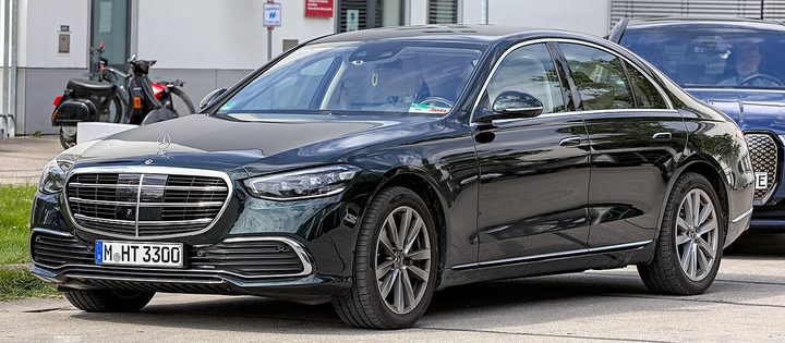 Rent Mercedes-Benz S-Class in Madrid