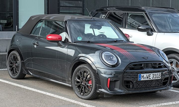Rent MINI Cooper Convertible in Malaga