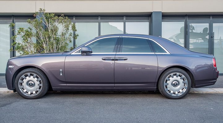 Rent Rolls-Royce Ghost in Dubai