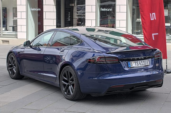 Rent Tesla Model S in Dubai