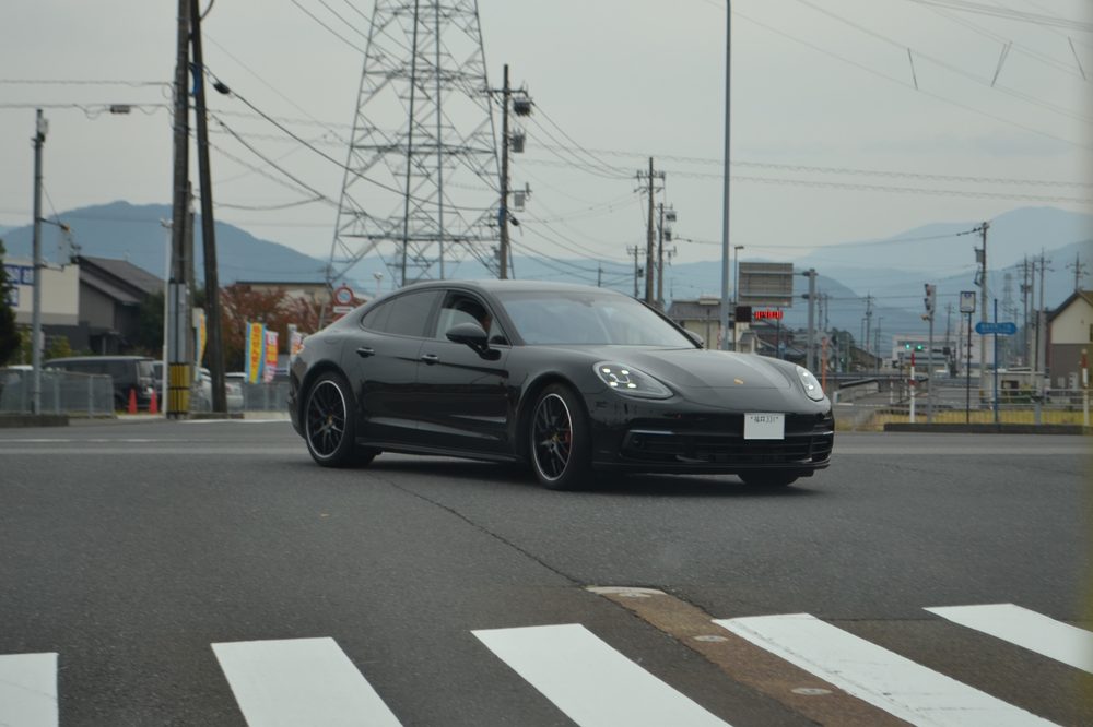 Аренда Porsche Panamera в Тбилиси — спортивный седан премиум-класса